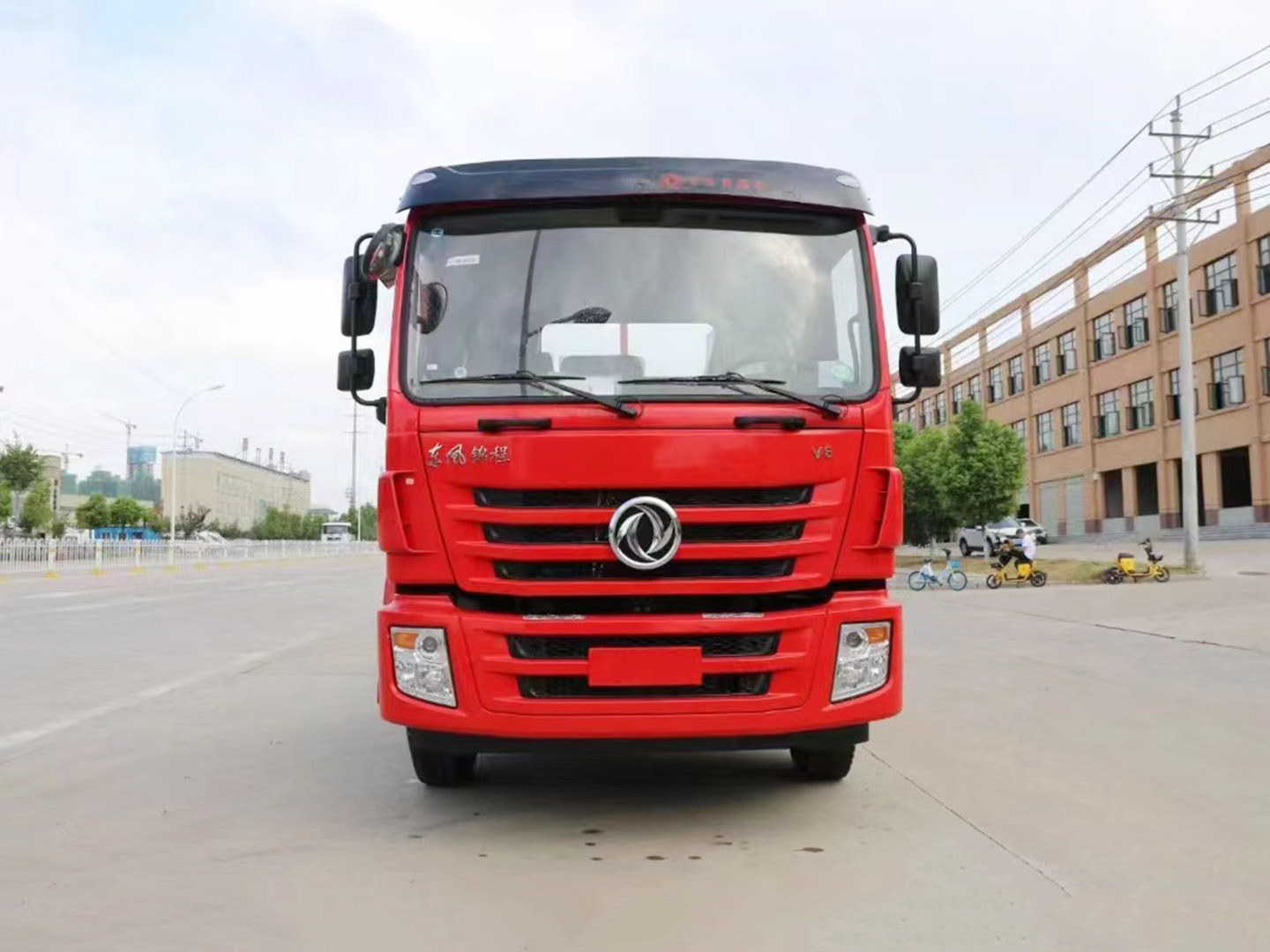 國(guó)六東風(fēng)錦程V6后八輪平板運(yùn)輸車